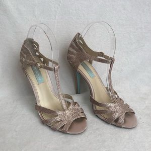 Blue by Betsy Johnson Tee Champagne Glitter Sandal